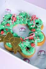 Load image into Gallery viewer, Christmas Donut Wreath Cake
