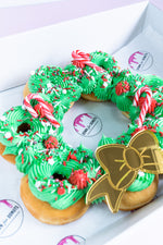 Load image into Gallery viewer, Christmas Donut Wreath Cake
